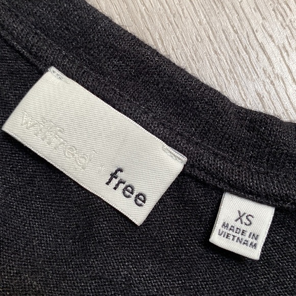 Aritzia Wilfred Subah twist front crop tee black - Picture 3 of 4